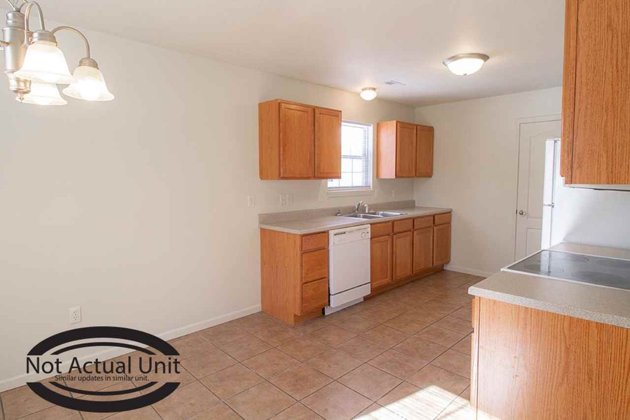 1424 Bodie Dr - Photo 6 of 26