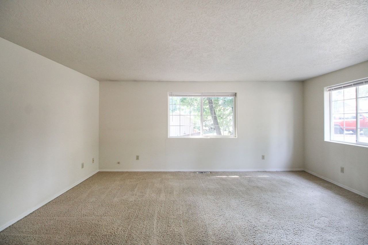 3200 Lorian Ln Se - Photo 4 of 25