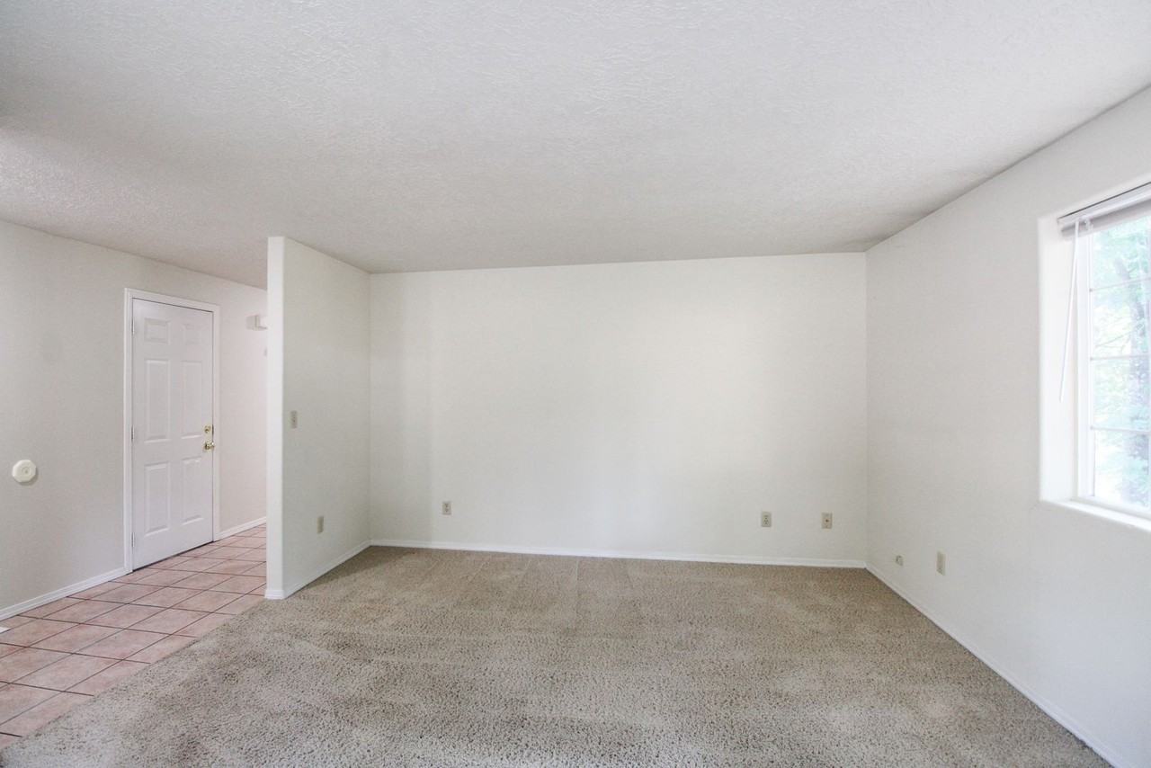 3200 Lorian Ln Se - Photo 5 of 25