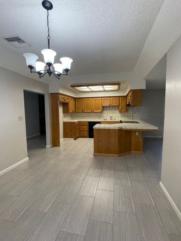 9709 Irene Ave - Photo 6 of 18