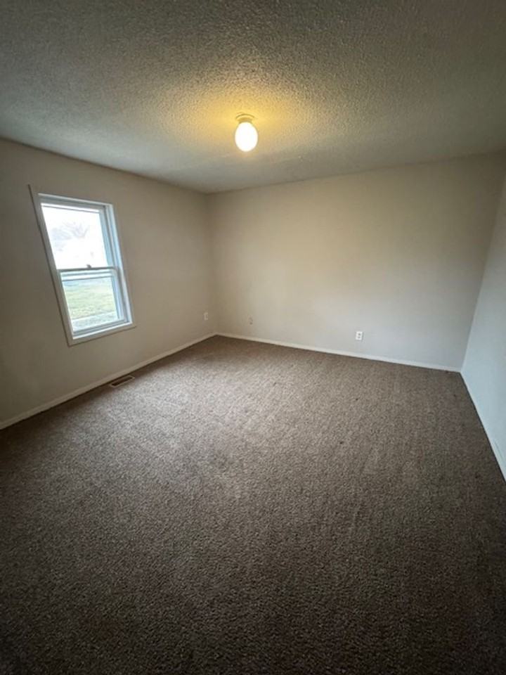 513 E Suttenfield St - Photo 4 of 7