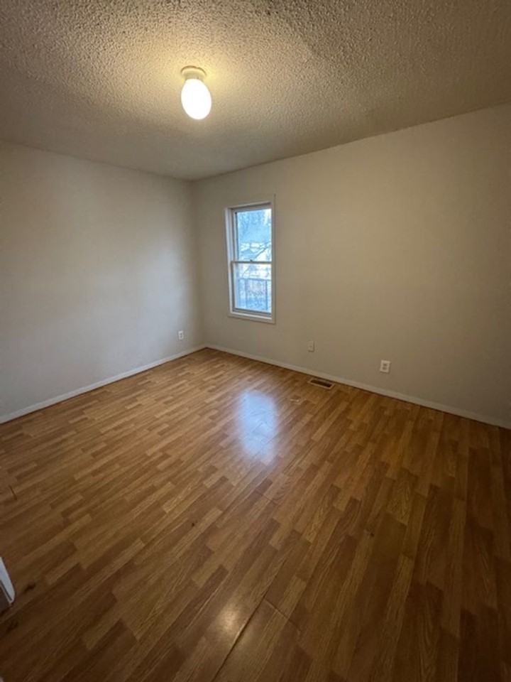 513 E Suttenfield St - Photo 6 of 7