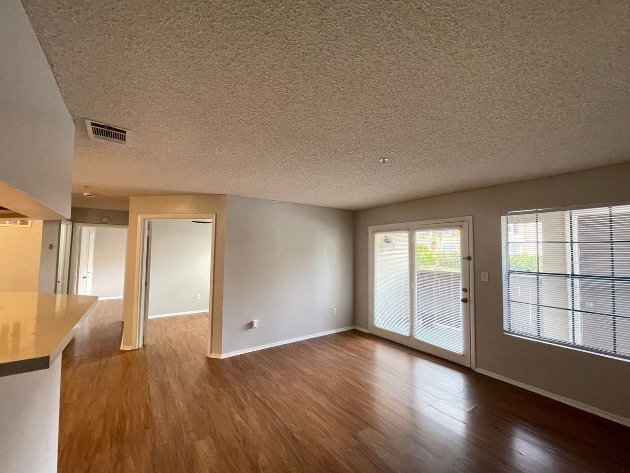 249 Afton Sq - Photo 3 of 34