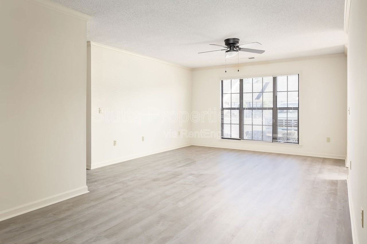 2424 Roberts Ln #E54 - Photo 5 of 17