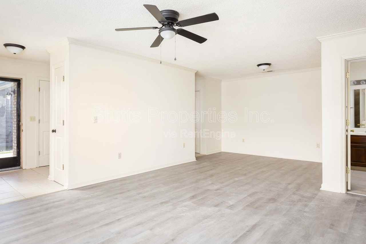 2424 Roberts Ln #E54 - Photo 6 of 17