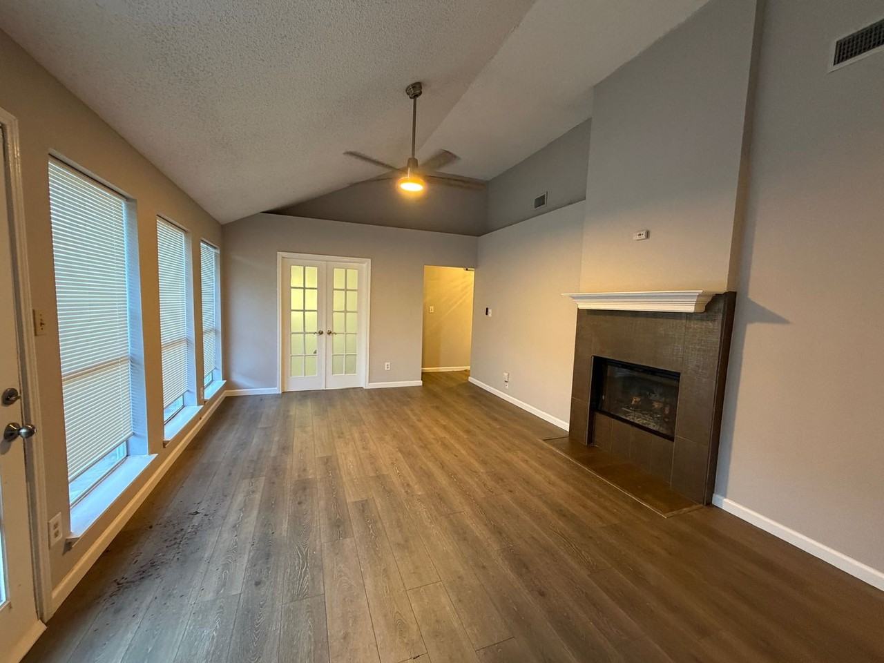 1208 Brookvalley Dr - Photo 3 of 12