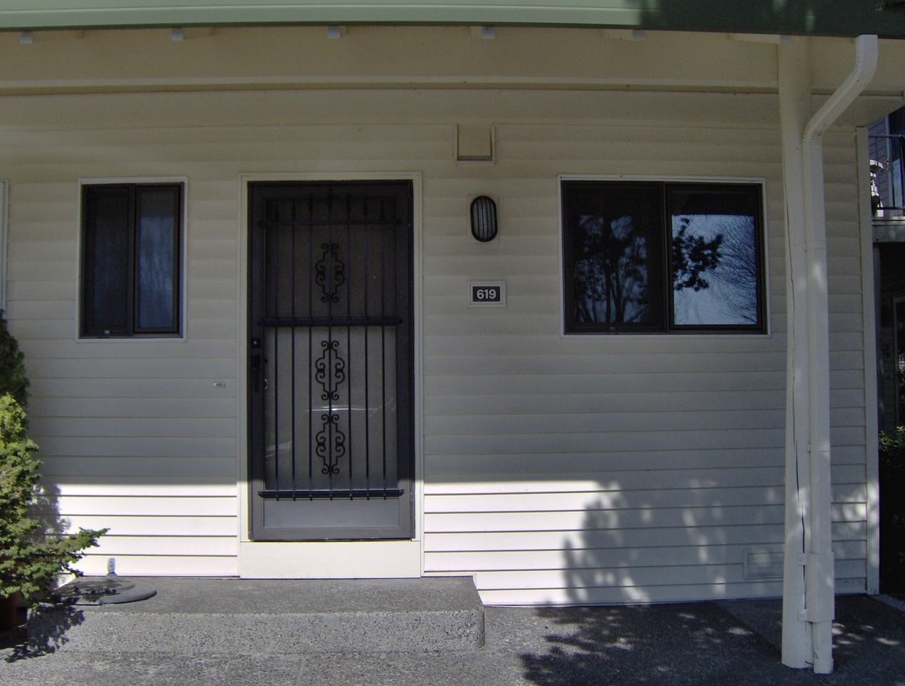 619 N Hayden Bay Dr - Photo 2 of 17