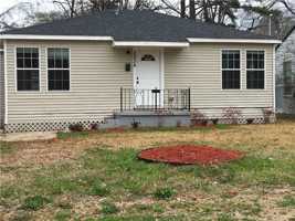 featured image of 2834 Essex St