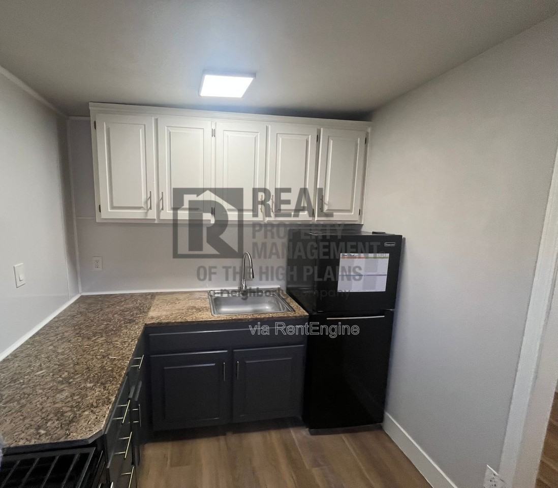 4201 Erik Ave #B - Photo 5 of 12