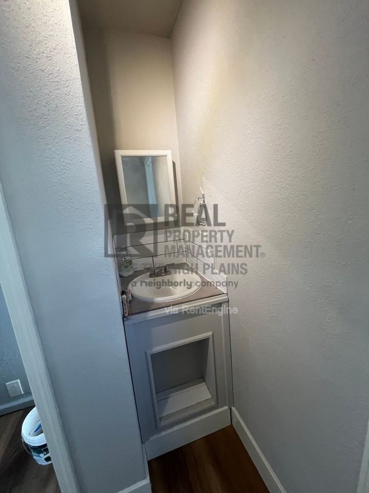 4201 Erik Ave #B - Photo 7 of 12