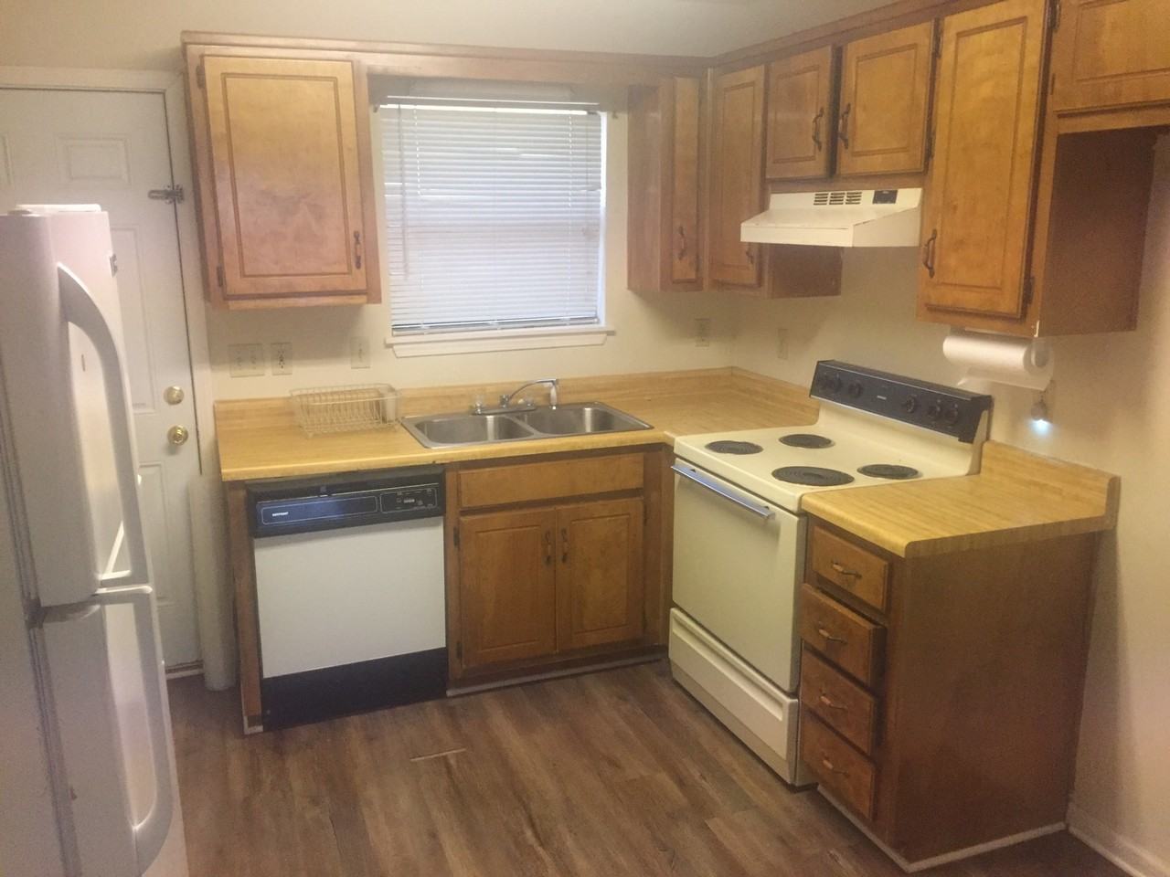 4807 Oak Meadow Dr - Photo 3 of 6