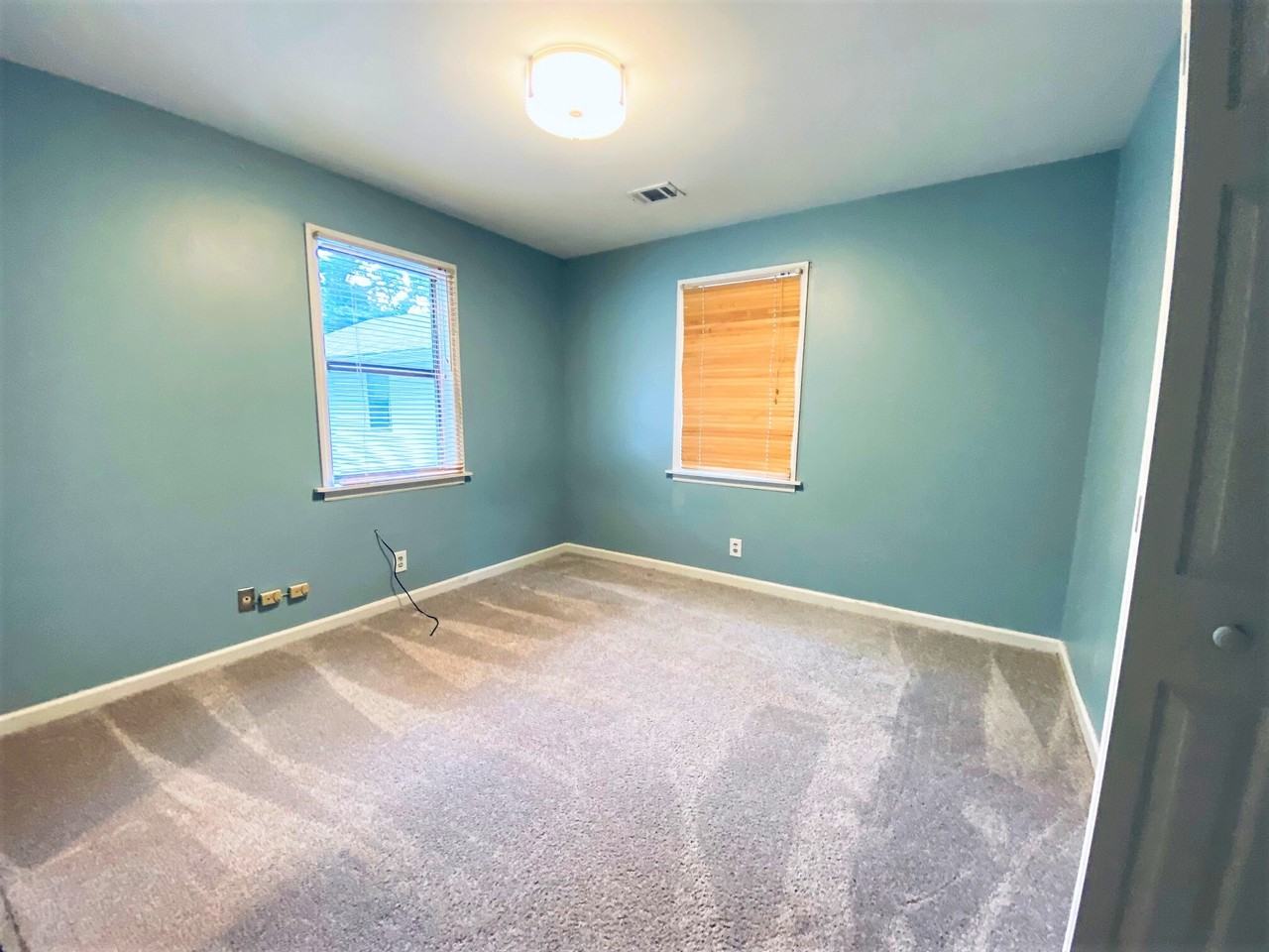 1027 Curran St Nw #1 - Photo 6 of 36