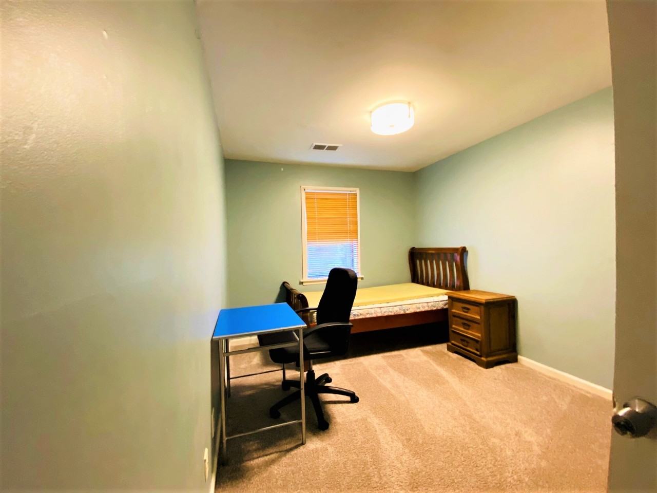 1027 Curran St Nw #1 - Photo 3 of 36