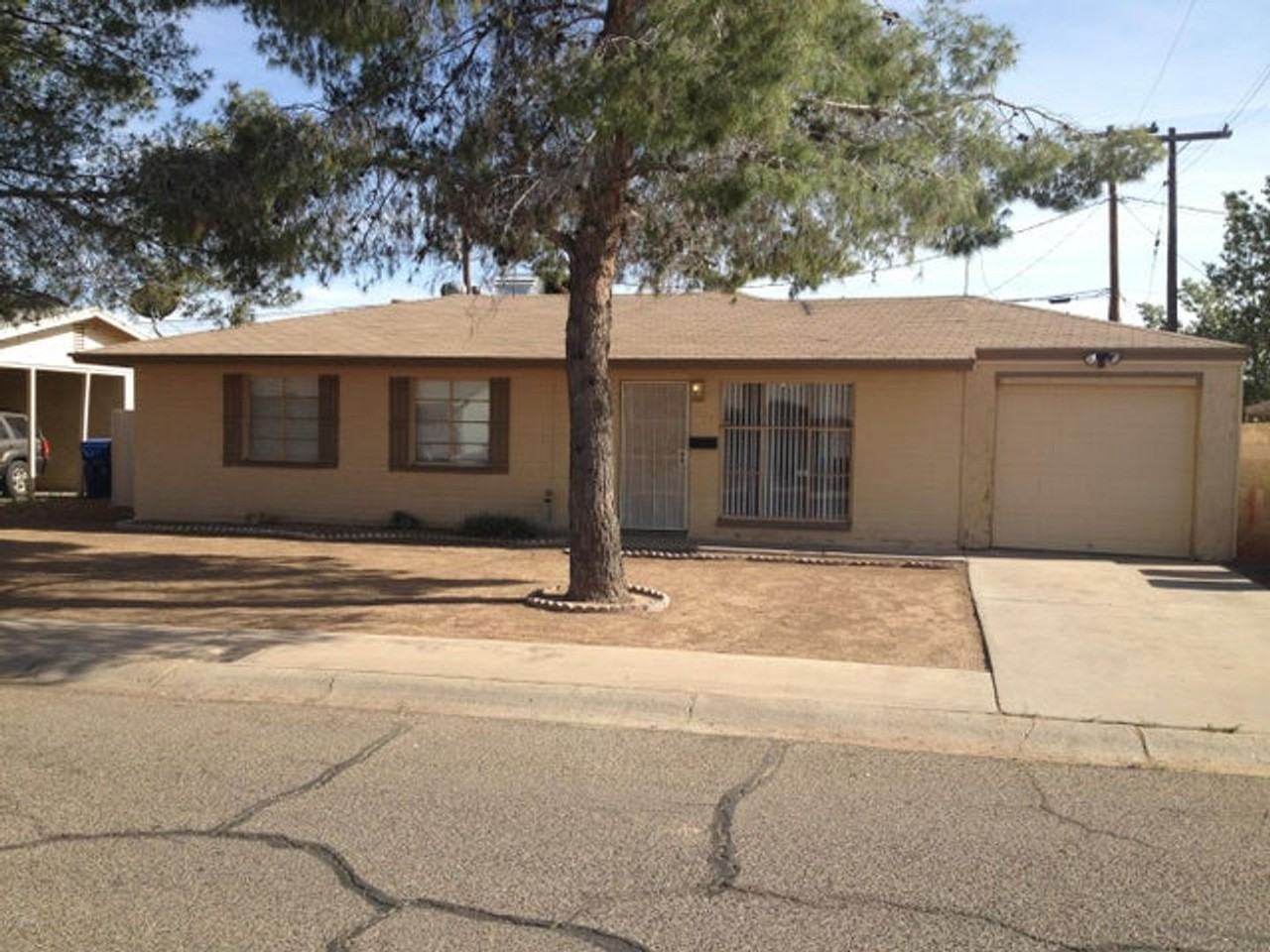 219 W Kinderman Dr - Photo 2 of 18