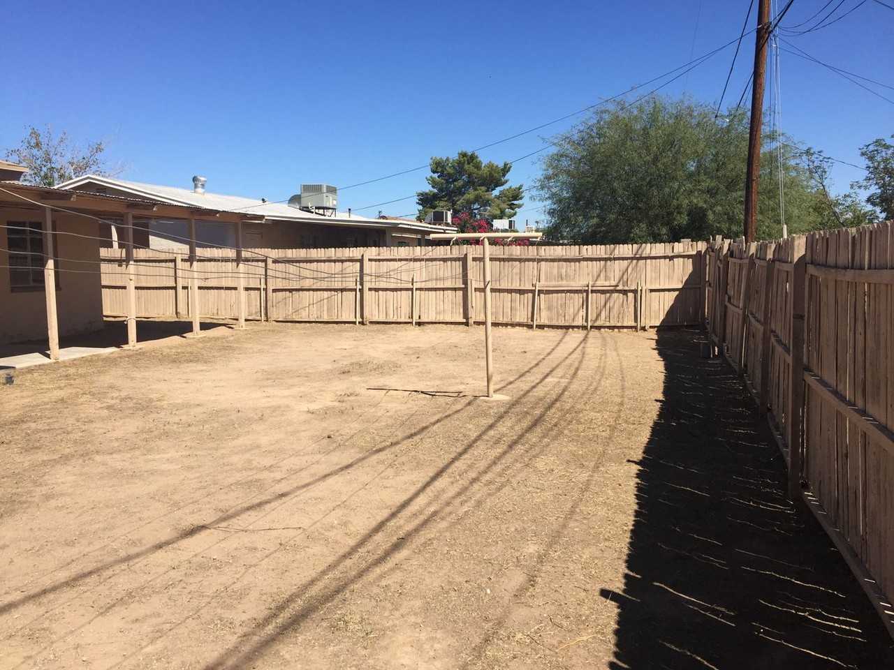 219 W Kinderman Dr - Photo 3 of 18