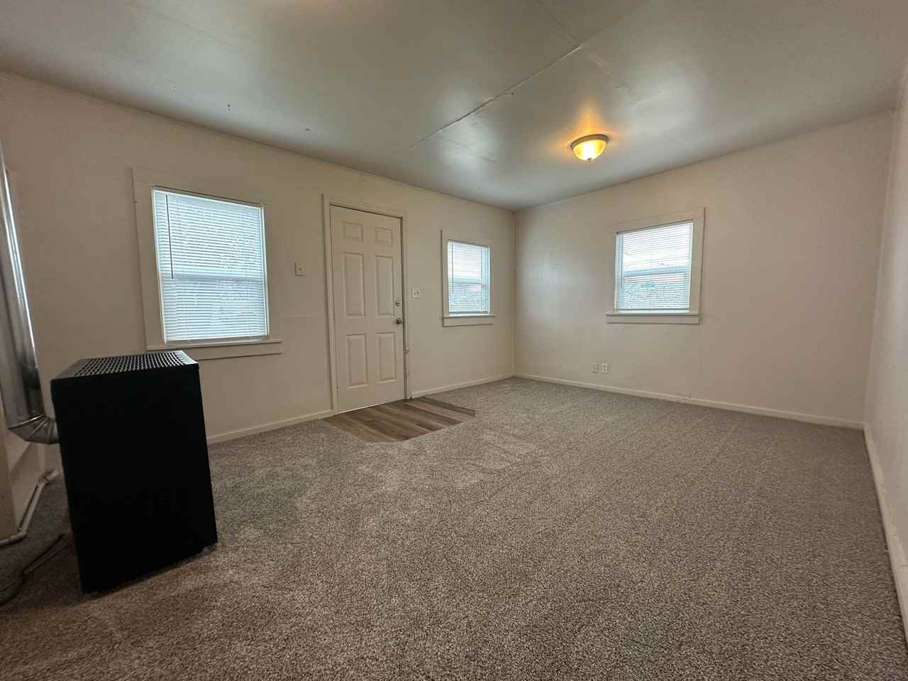 623 E Galveston St - Photo 4 of 12