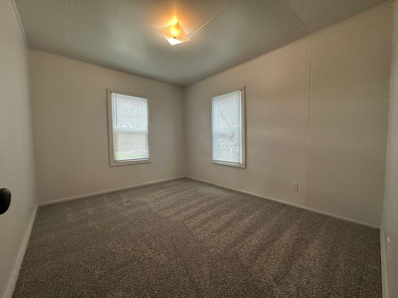 623 E Galveston St - Photo 5 of 12