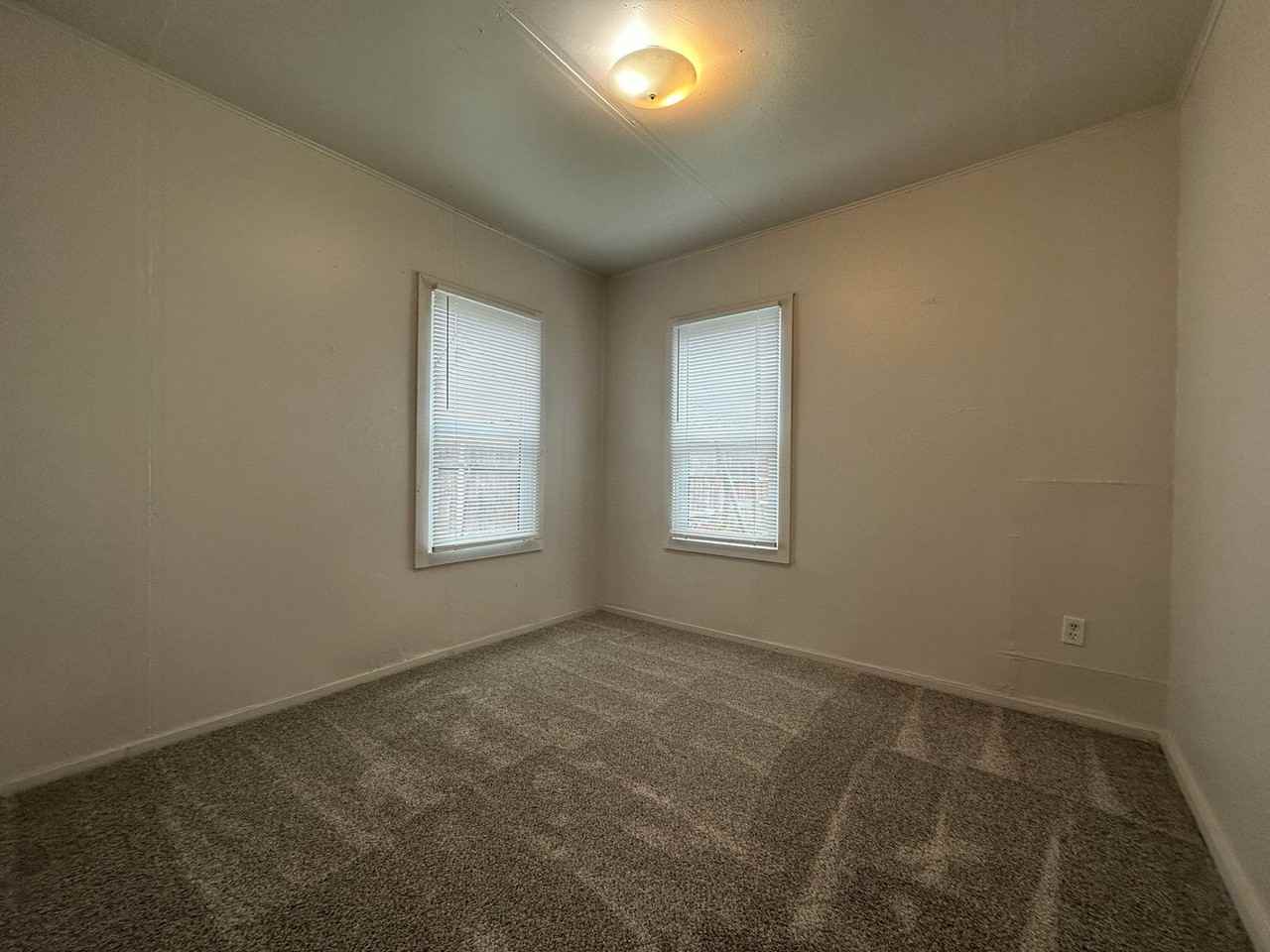 623 E Galveston St - Photo 6 of 12