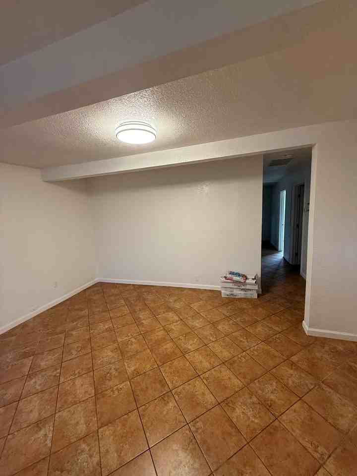 2313 Manchester St - Photo 2 of 12