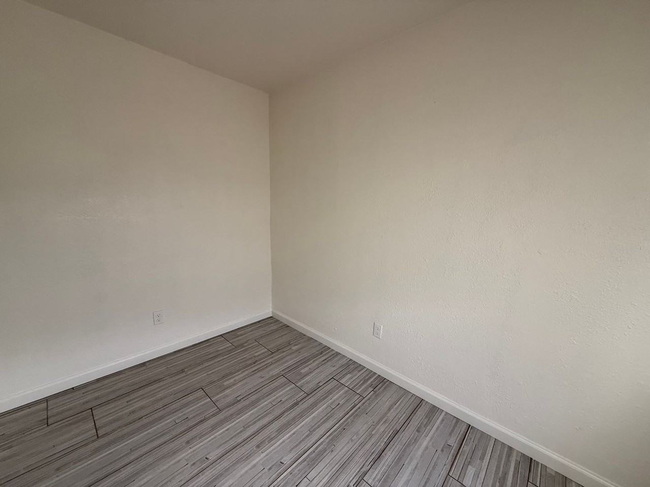 2313 Manchester St - Photo 7 of 12