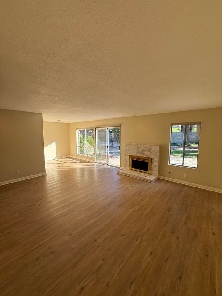 7612 Atron Ave - Photo 4 of 32