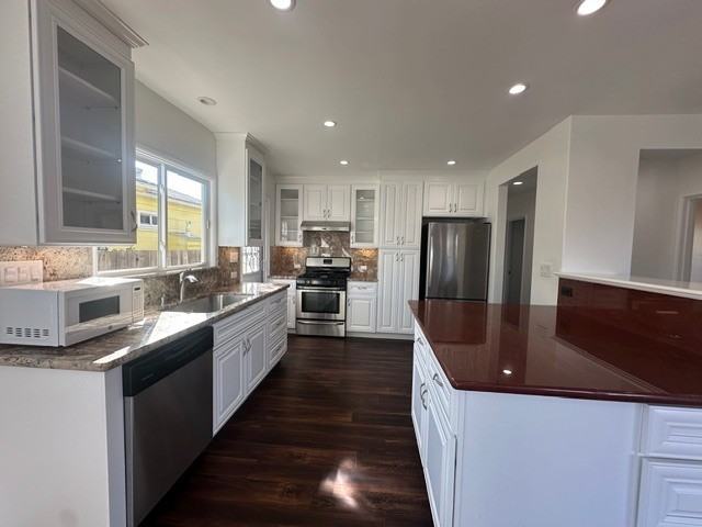 212 Haight Ave - Photo 5 of 24