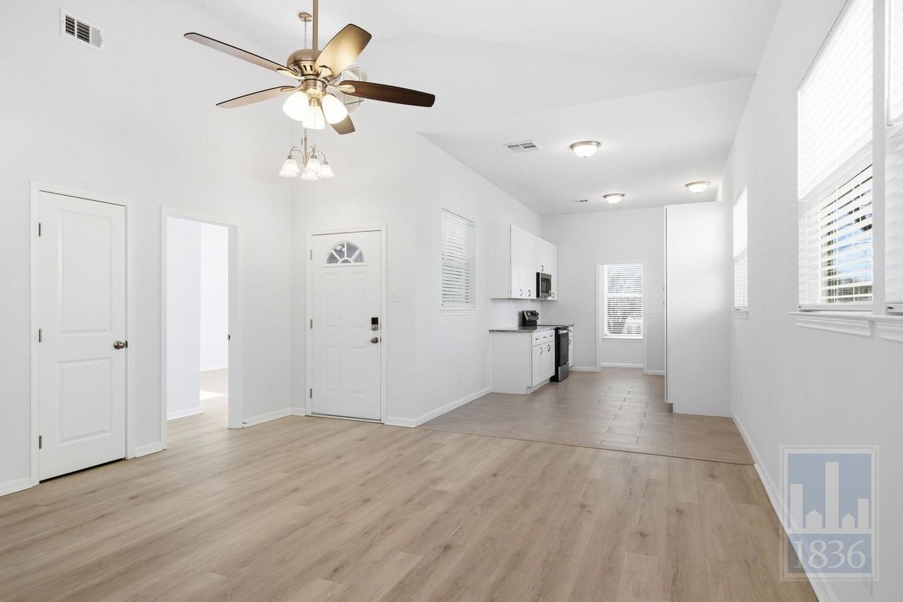 2104 Cervin Blvd - Photo 4 of 48