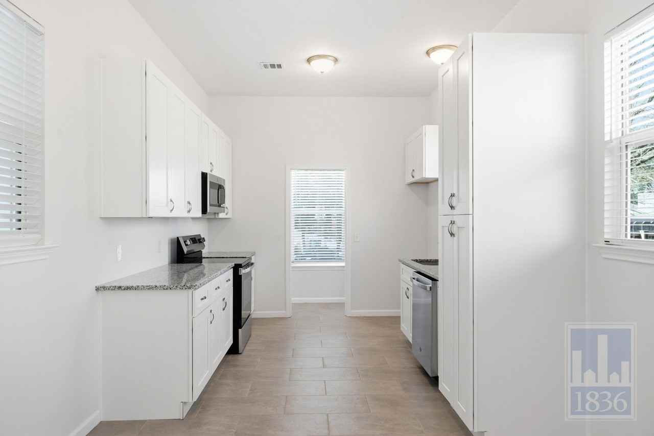 2104 Cervin Blvd - Photo 7 of 48