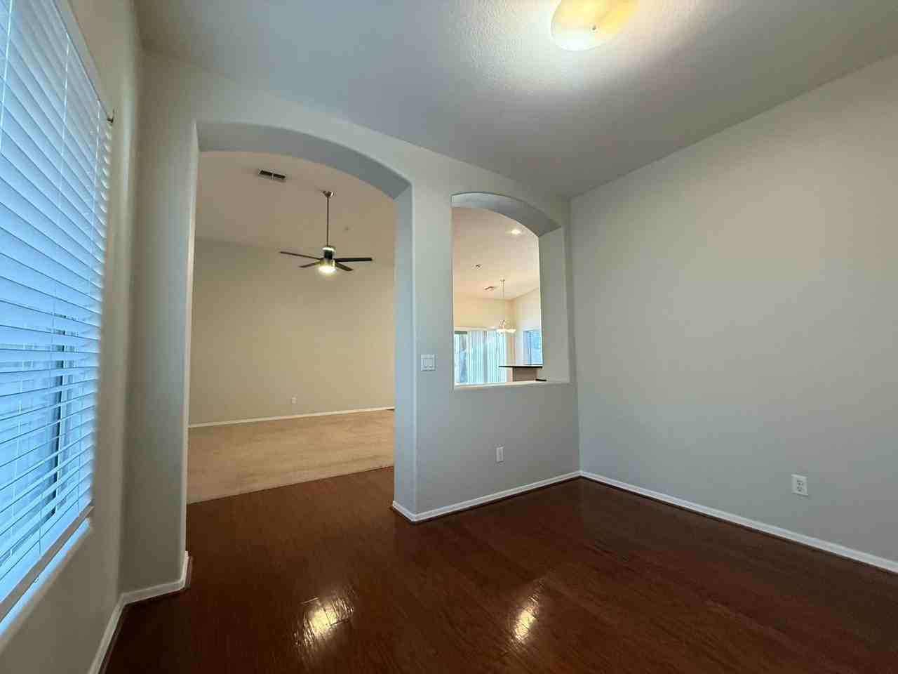 14641 W Hearn Rd - Photo 5 of 11