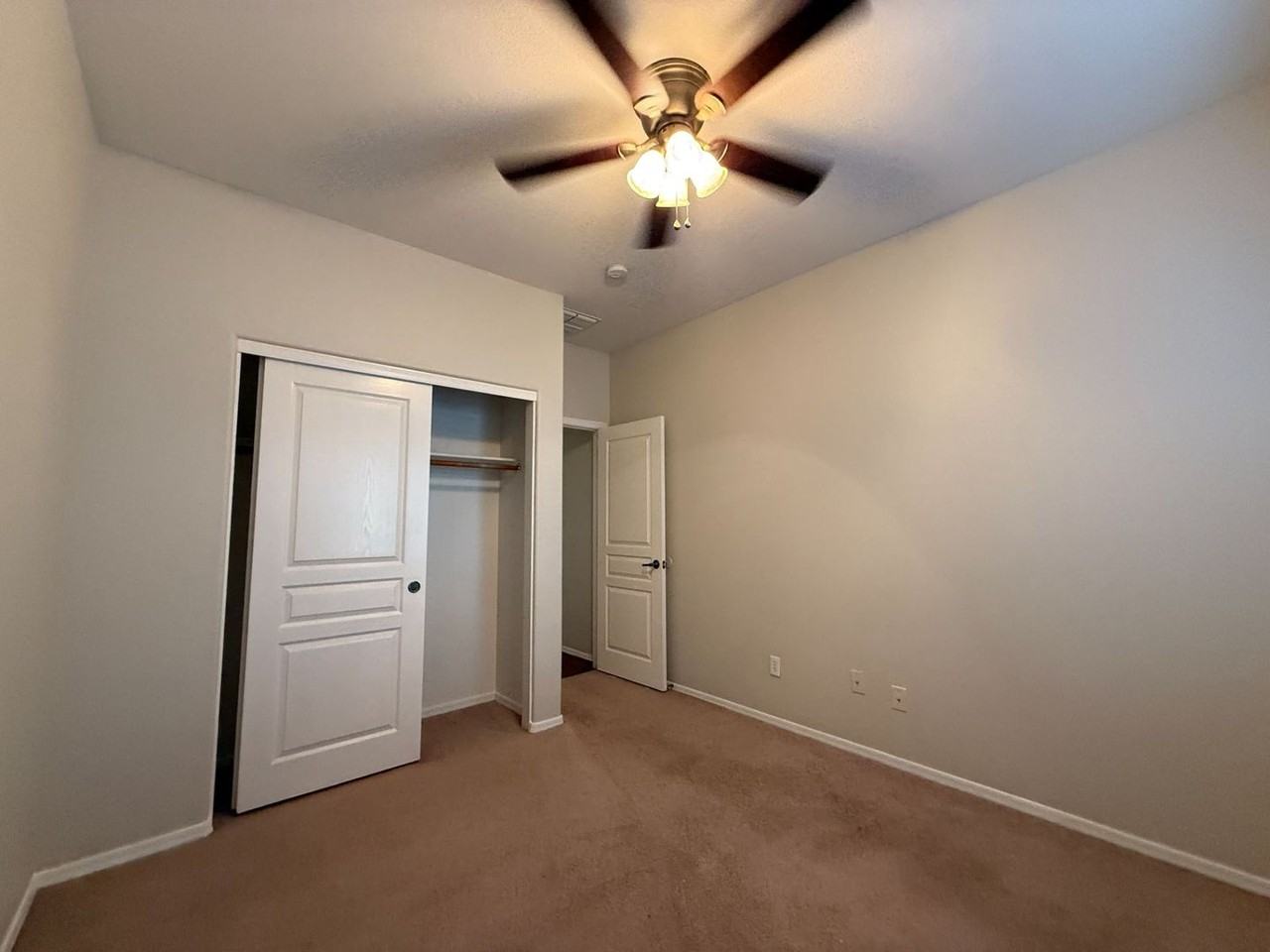 14641 W Hearn Rd - Photo 6 of 11