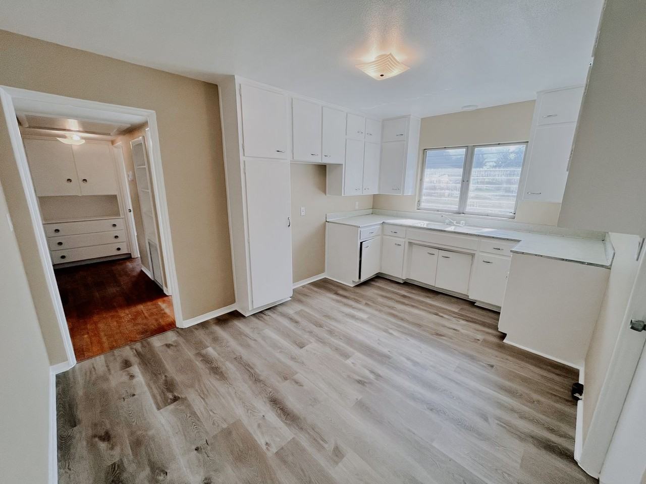 318 Carey Pl - Photo 6 of 18