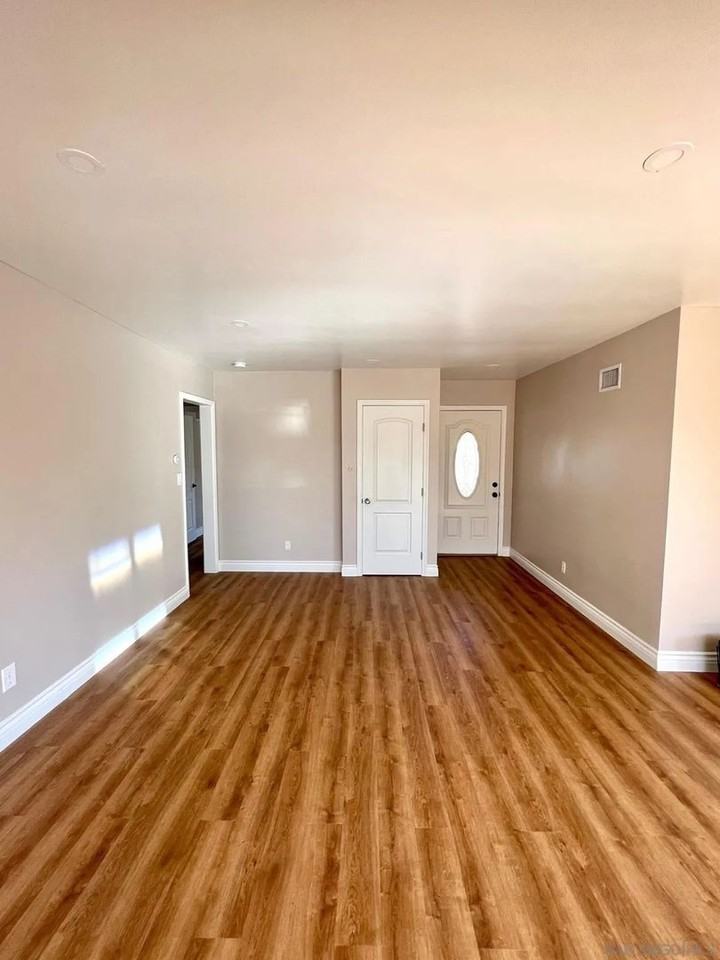 6306 Seaman St - Photo 4 of 16