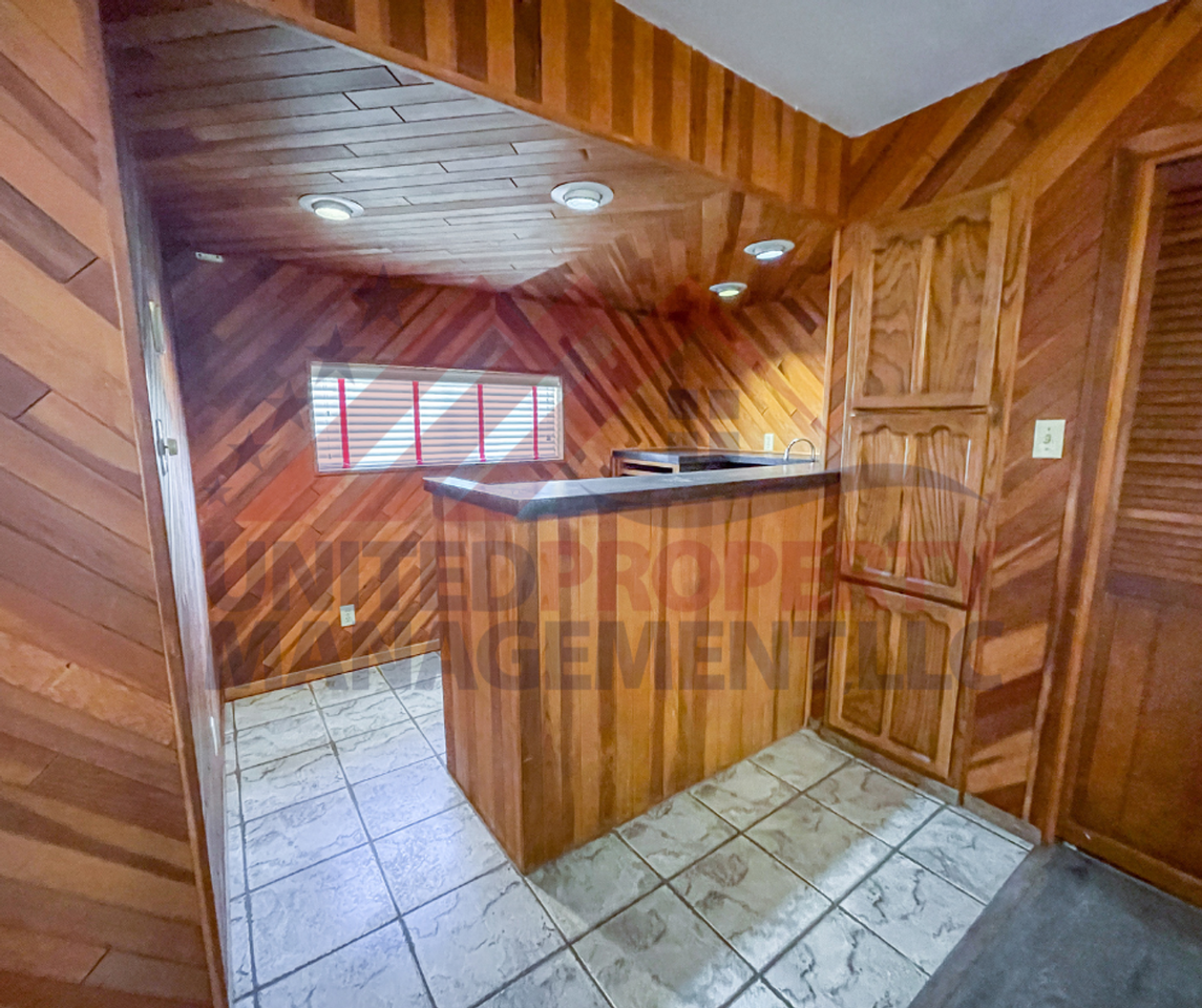 3005 Mountain View Dr - Photo 2 of 15