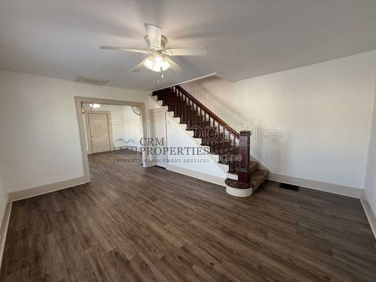 811 N Webster St - Photo 7 of 18