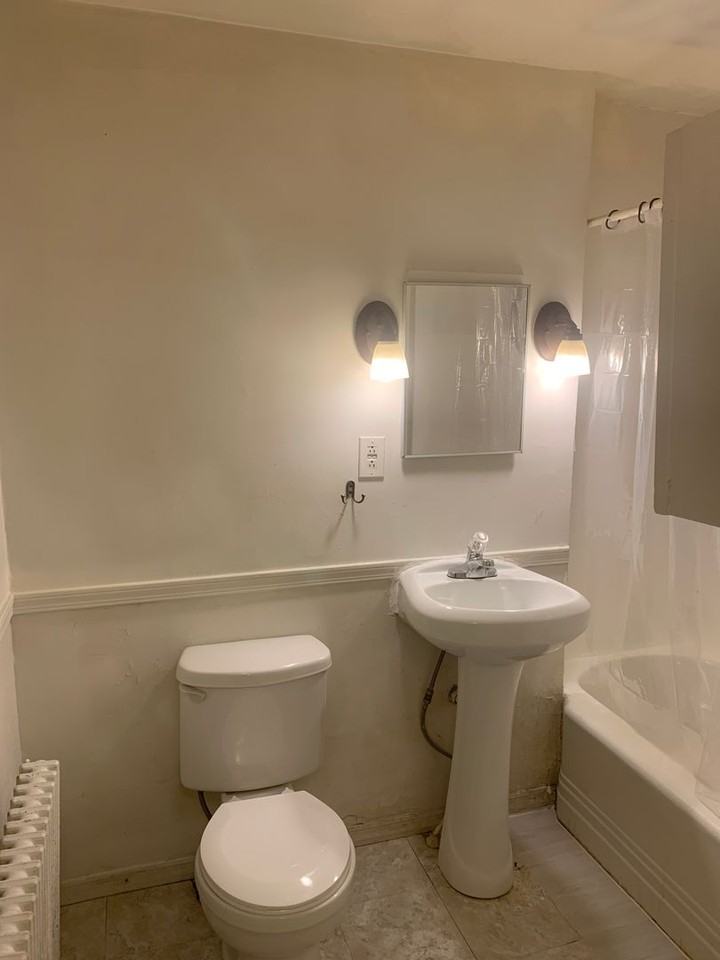 745 E Market St #1 - Photo 3 of 13