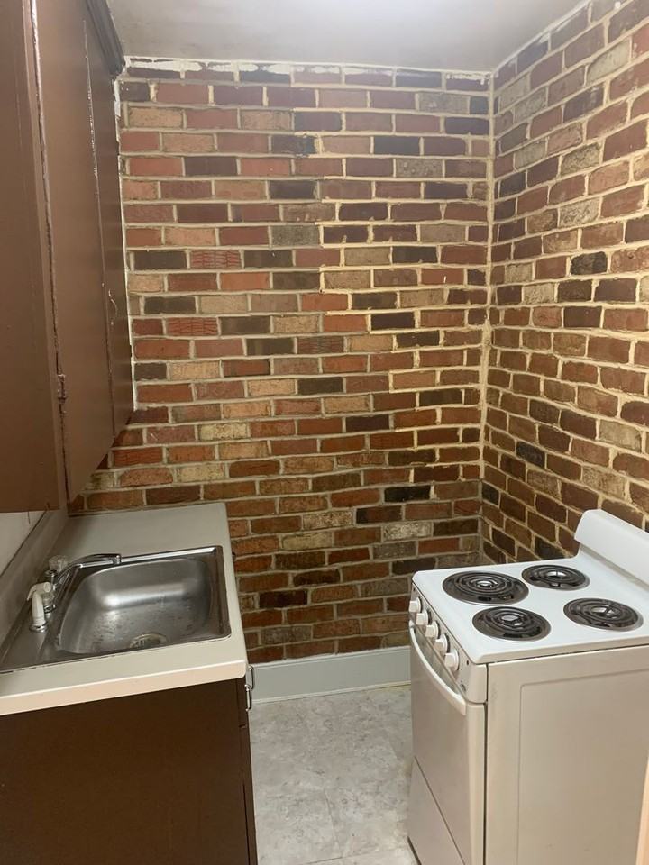 745 E Market St #1 - Photo 6 of 13