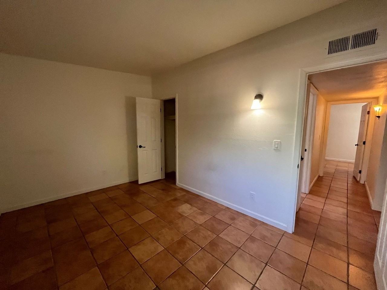 851 Catalina Dr - Photo 5 of 8