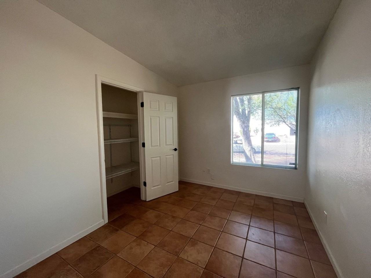 851 Catalina Dr - Photo 6 of 8