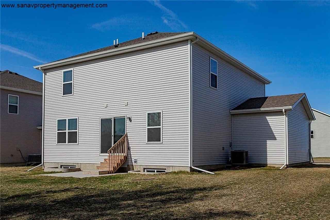 2911 Nw Woodbury Dr - Photo 3 of 11