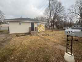 featured image of 2204 W 30th St