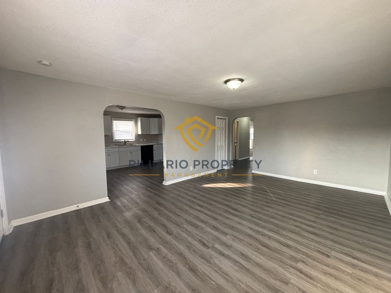 2204 W 30th St - Photo 2 of 10