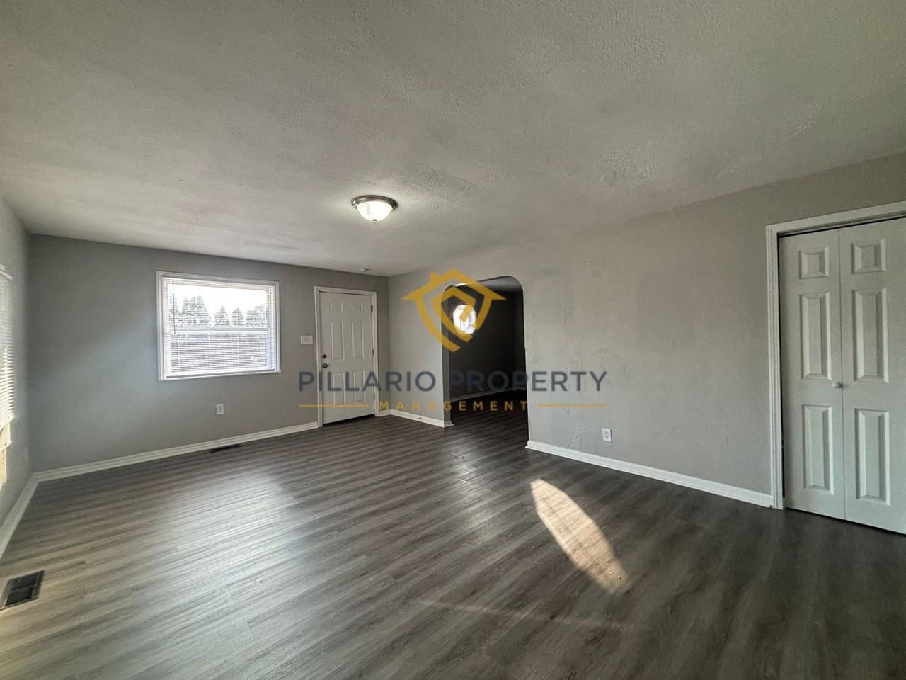 2204 W 30th St - Photo 7 of 10