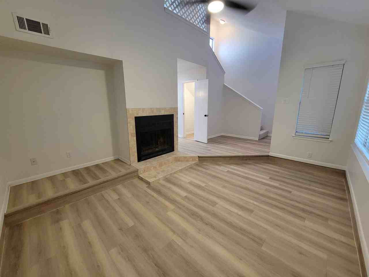 907 Navidad St - Photo 5 of 15