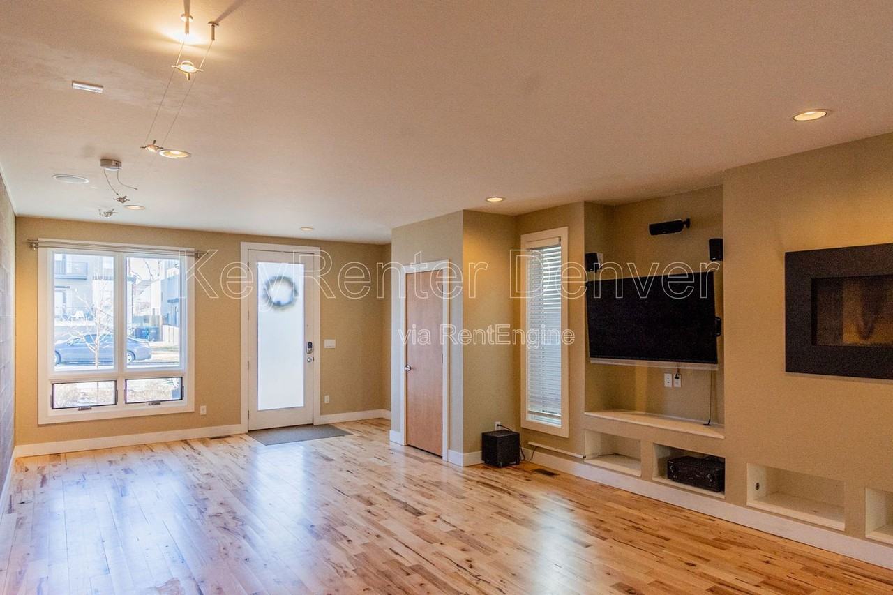 4186 Utica St - Photo 5 of 50