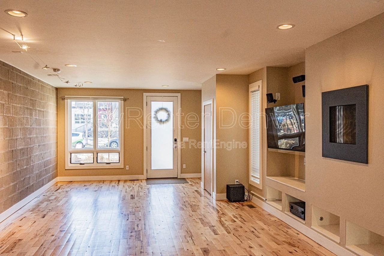 4186 Utica St - Photo 6 of 50