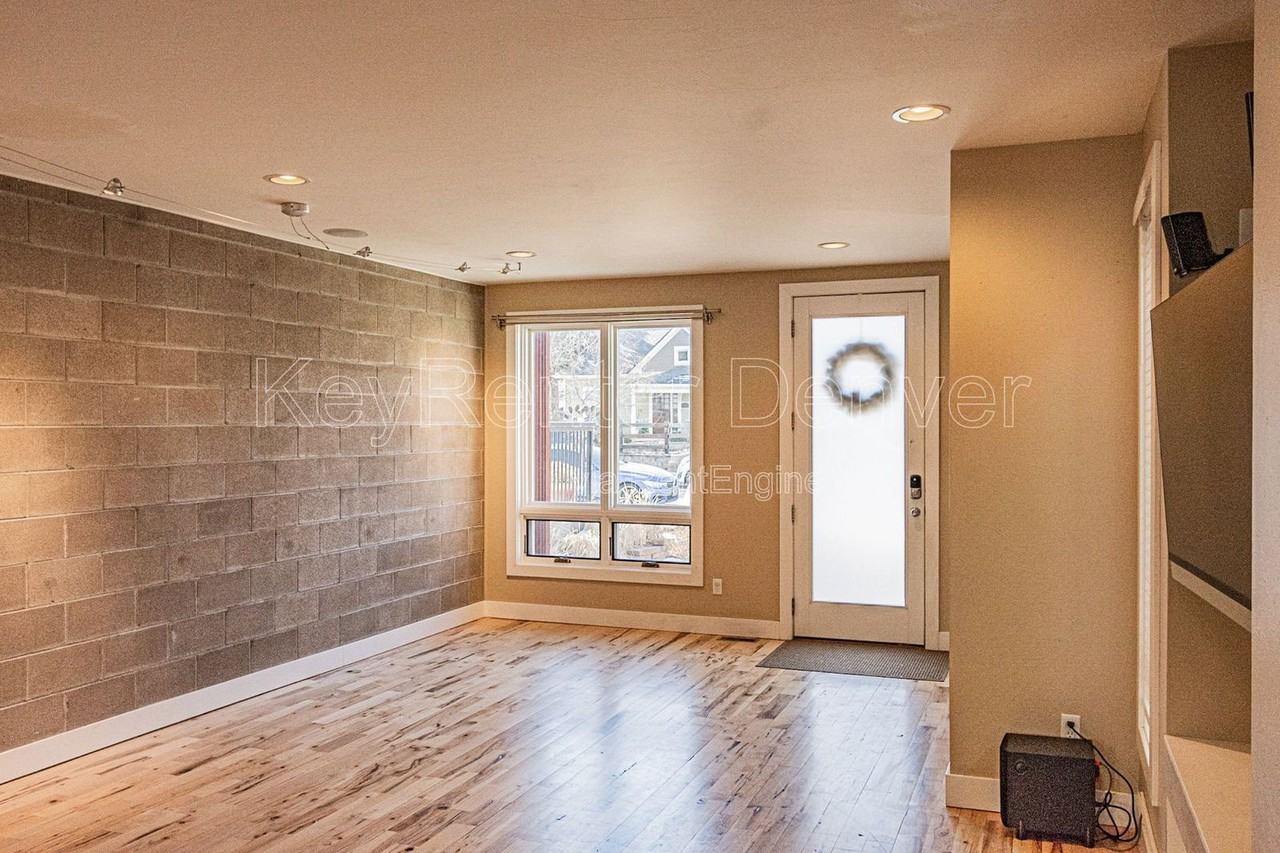 4186 Utica St - Photo 7 of 50