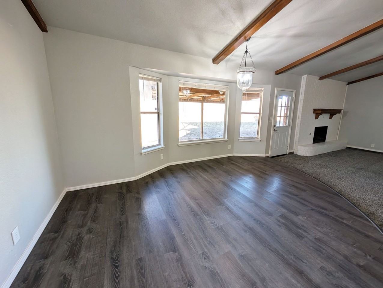 2209 N Lincoln Ave - Photo 5 of 15