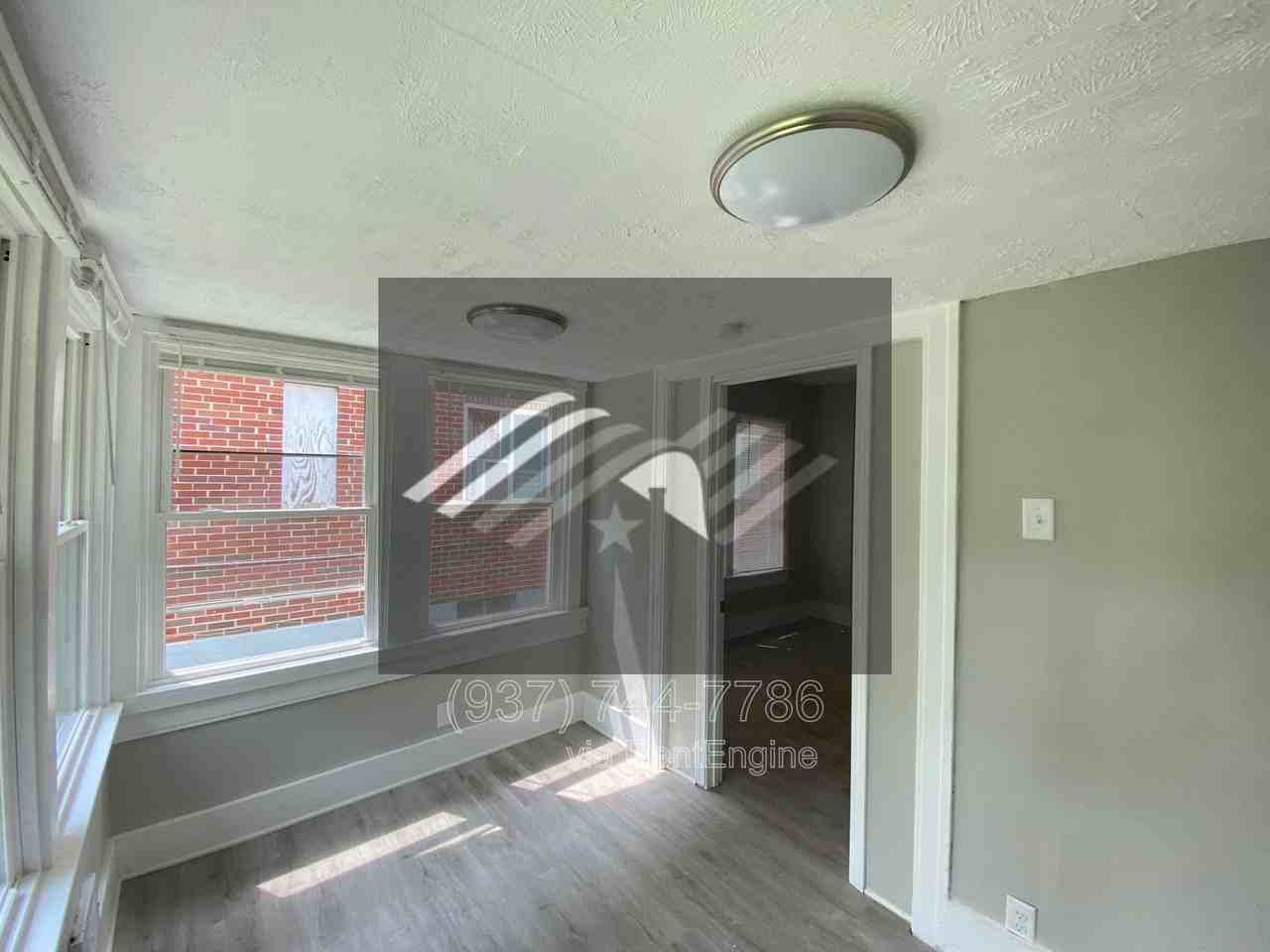 1004 W Fairview Ave - Photo 5 of 31