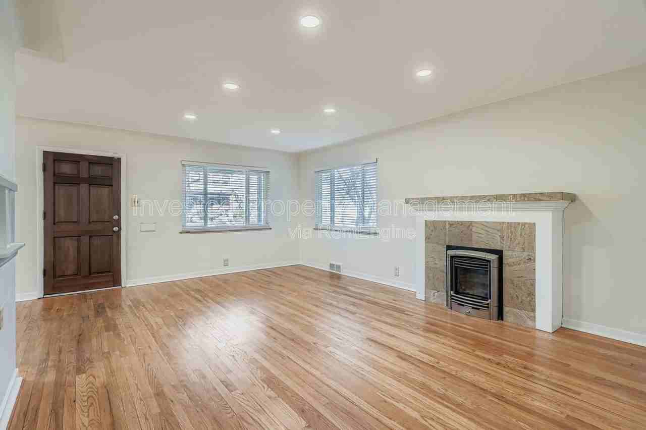 4334 E 18th Ave - Photo 4 of 30