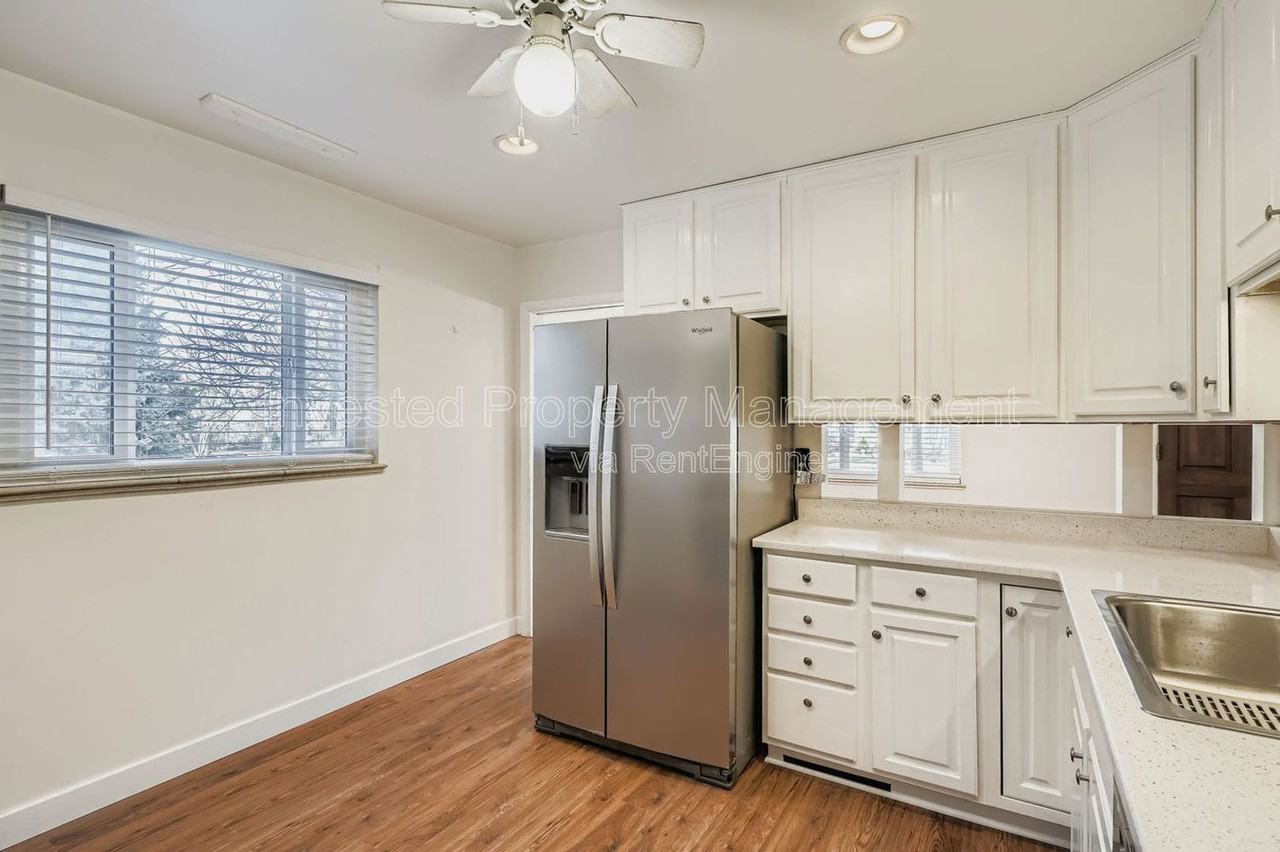 4334 E 18th Ave - Photo 7 of 30